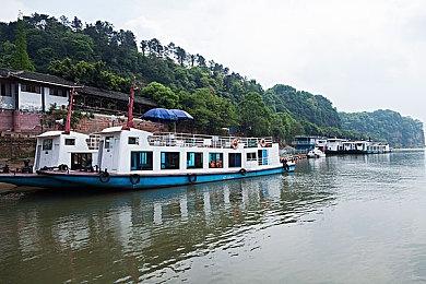 两种形态自由切换 《怪物猎人：荒野》盾斧登场